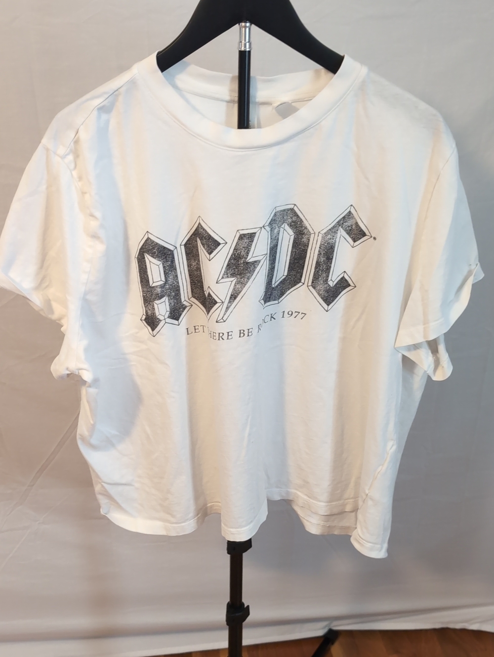 H&M AC/DC Let There Be Rock 1977 Graphic Band Tee Shirt Off-White XXL
